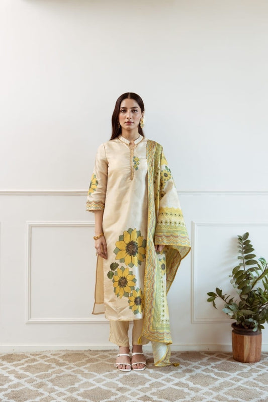 Floral Kurta Set Paired  With Printed Dupatta